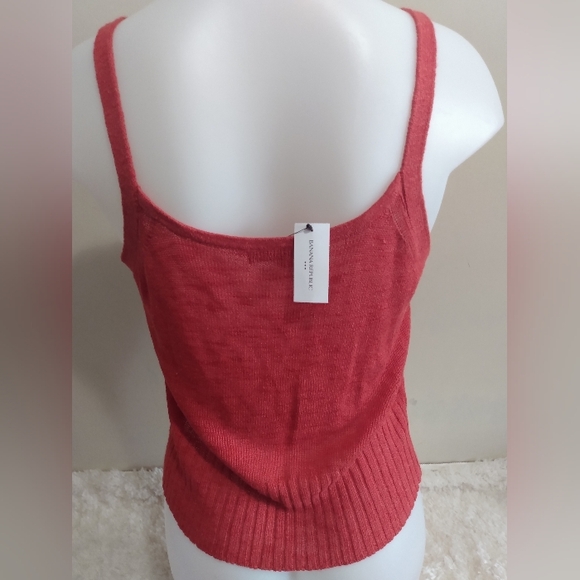 NWT banana Republic woman's size small red tank top - Picture 3 of 4